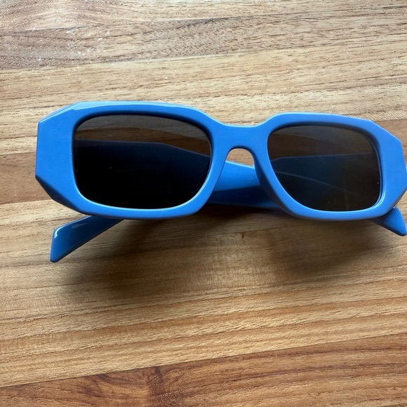 NWT Cocokealohi Stylish Blue Sunglasses - Picture 7 of 7